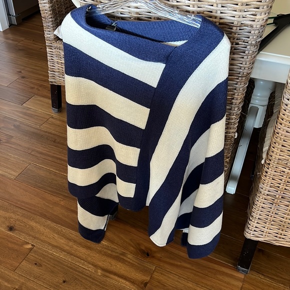 Lane Bryant Sweaters - Lane Bryant new poncho blue and off white one size